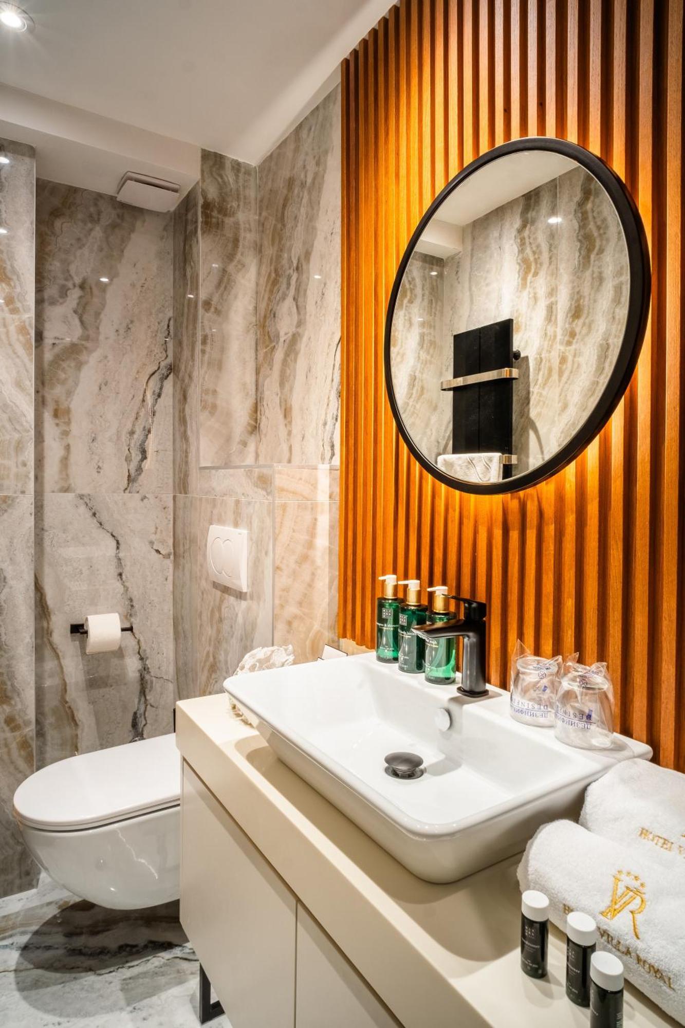 Boutique Hotel Villa Royal Tivat Bagian luar foto