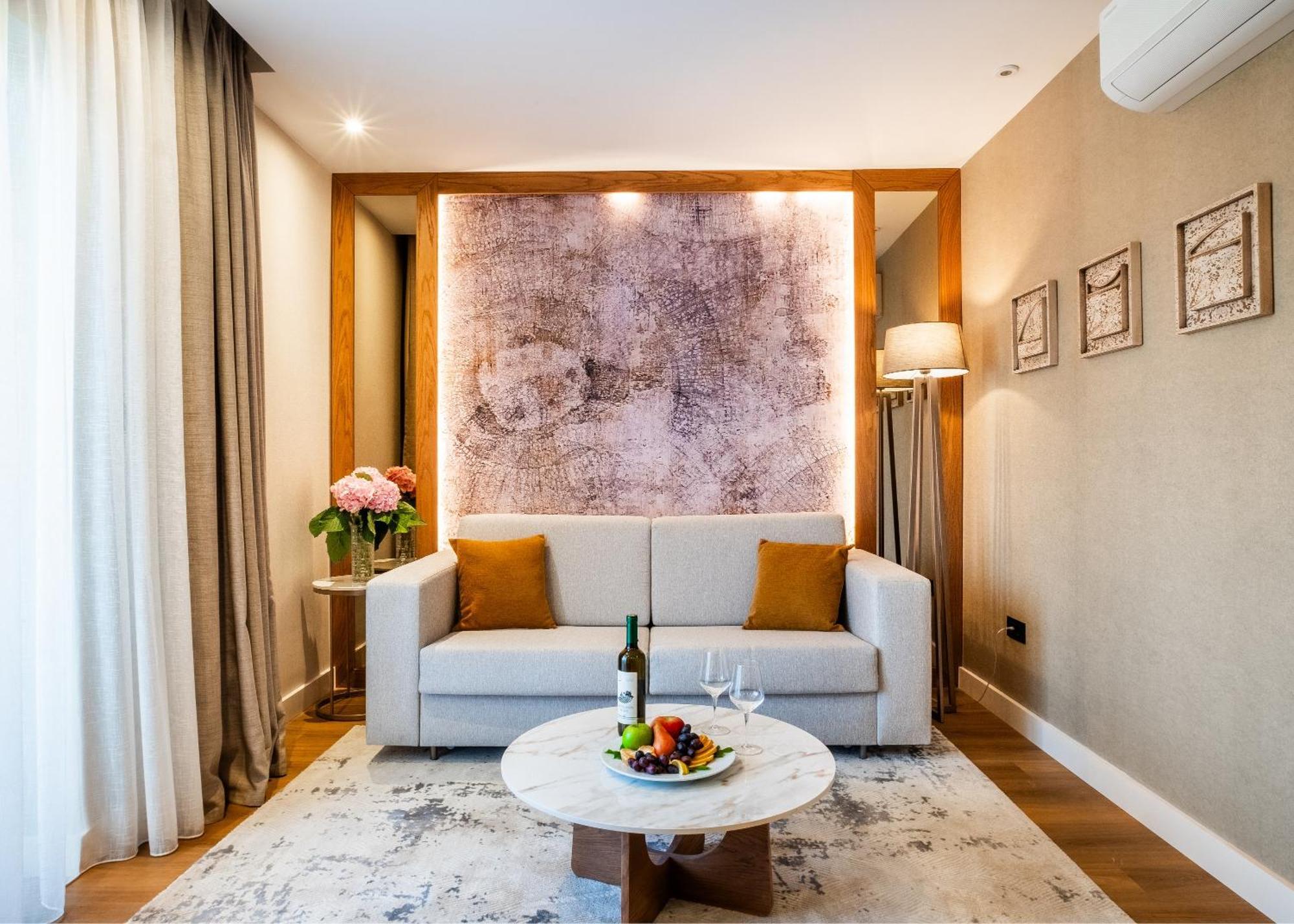 Boutique Hotel Villa Royal Tivat Bagian luar foto