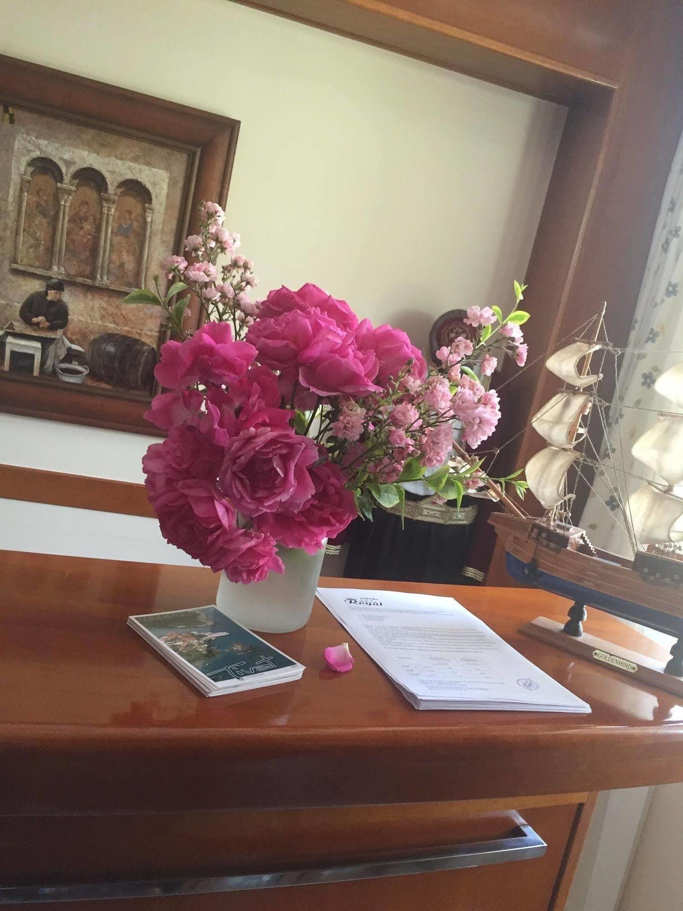 Boutique Hotel Villa Royal Tivat Bagian luar foto