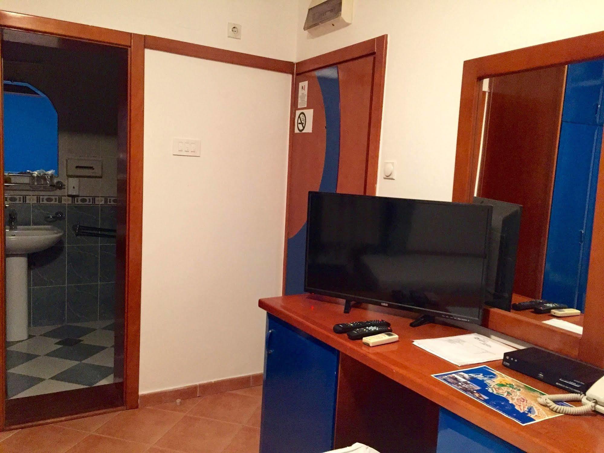 Boutique Hotel Villa Royal Tivat Bagian luar foto