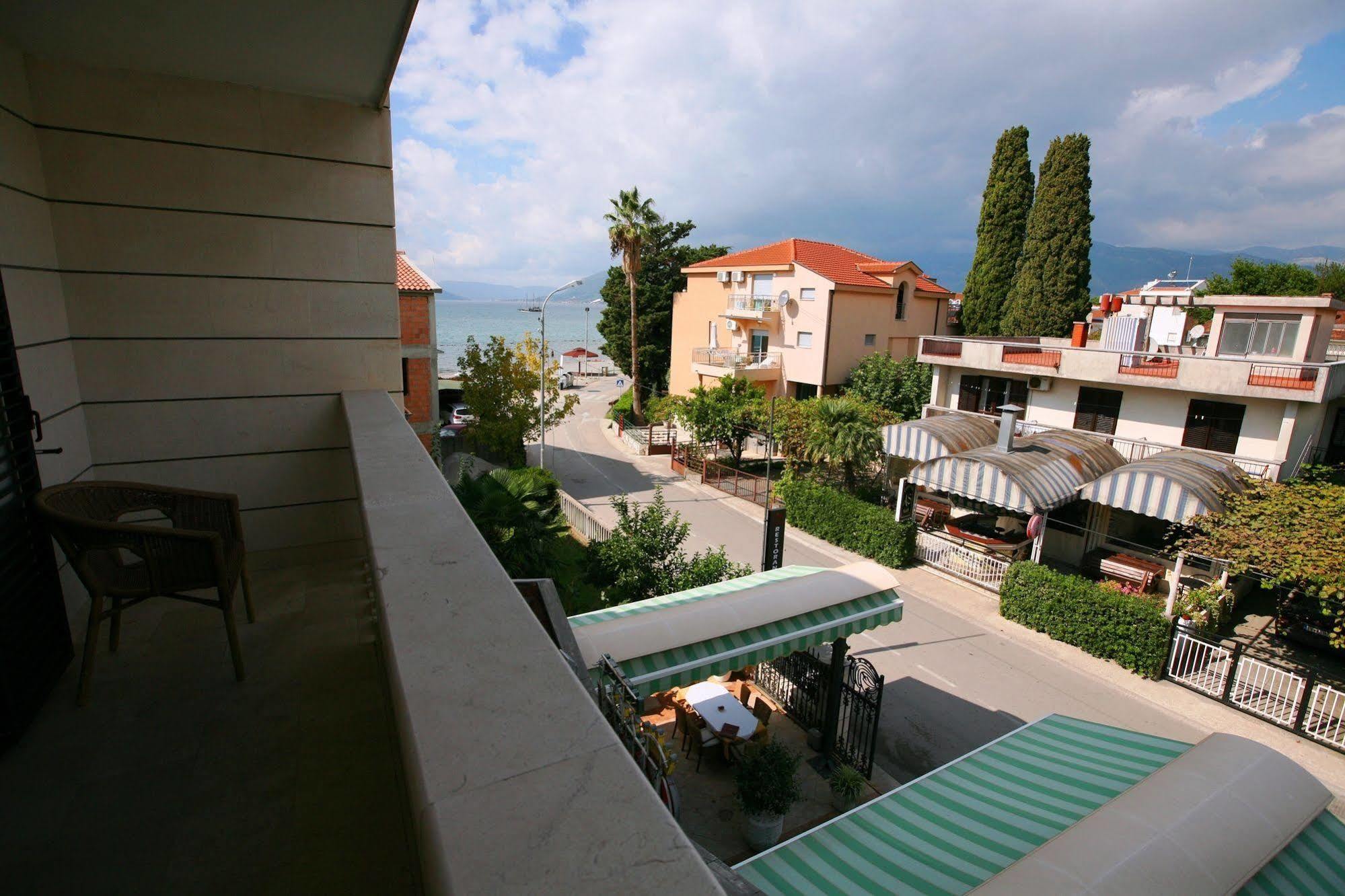 Boutique Hotel Villa Royal Tivat Bagian luar foto